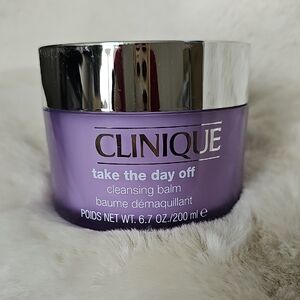 CLINIQUE TAKE THE DAY OFF CLEANSING BALM.
